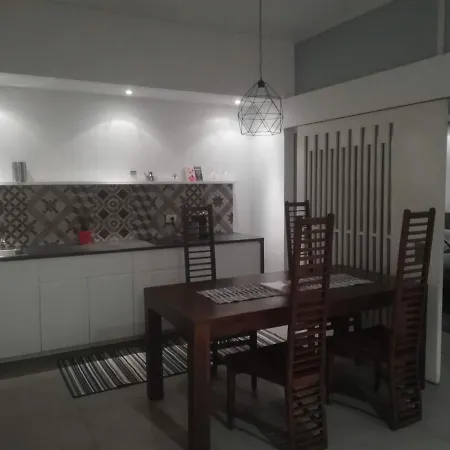 Sea View Apartment *